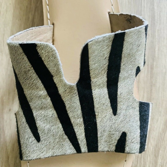 Bos and Co Imani Tiger Print Slide On Sandals - Picture 3 of 4